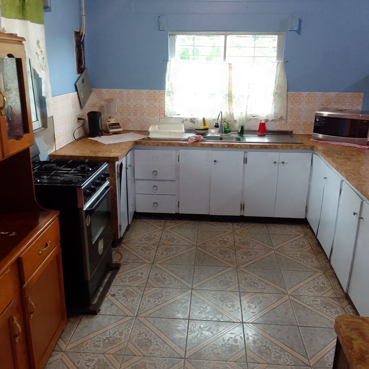 3three bedroom house for sale